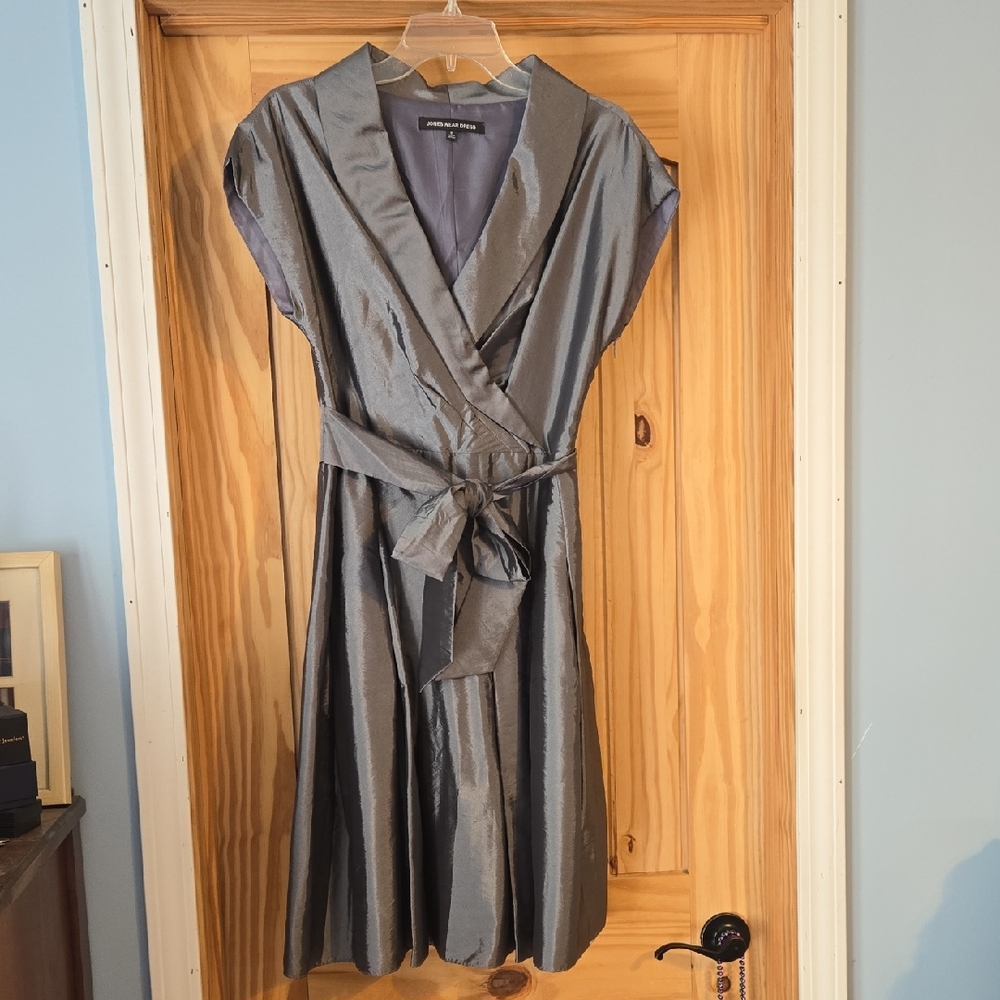 Jones Wear Metallic Gray Midi Dress